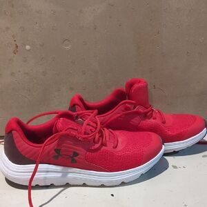 Under Armour Vibrant Red Boys Size 7 Running Shoes